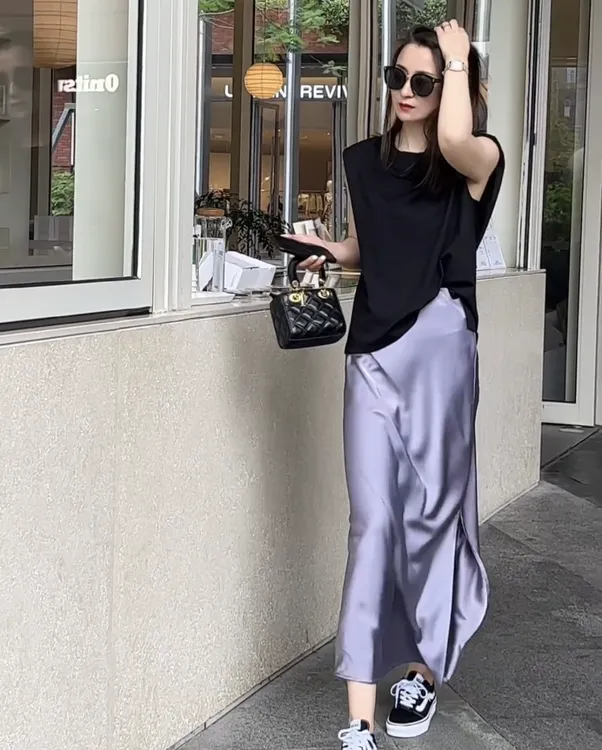 高智淡人醋酸半裙高腰垂感半身裙高级气质感通勤轻奢感开叉洋气
