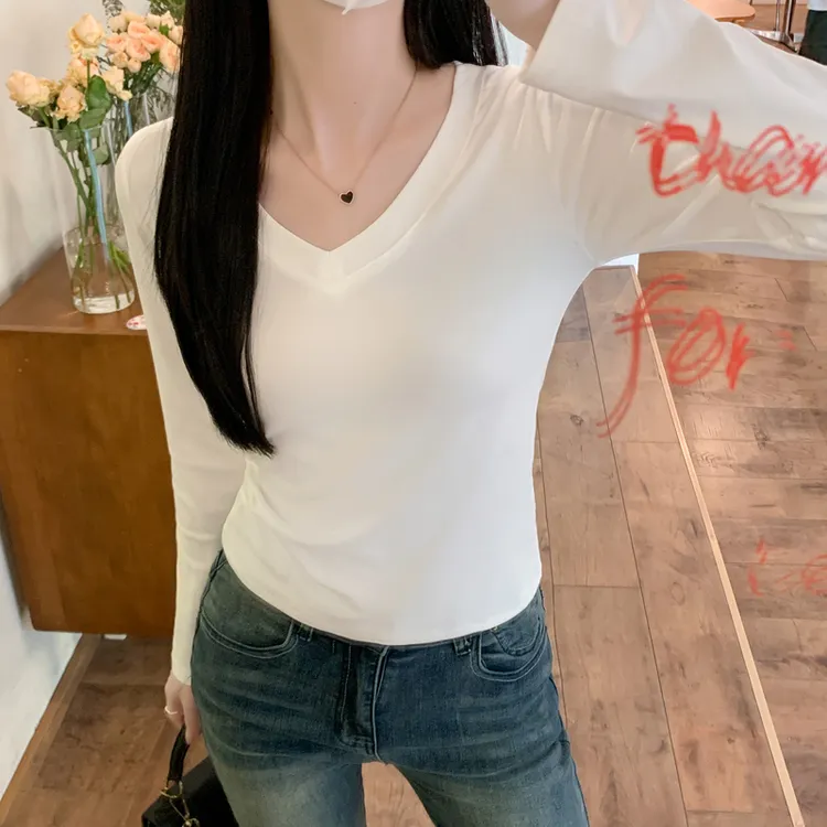 年谜V领长袖t恤女2024秋冬修身显瘦上衣正肩内搭打底衫百搭纯色