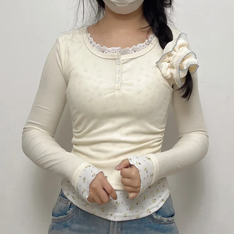 2024新款甜美撞色蕾丝碎花长袖T恤女秋短款褶皱修身设计感上衣