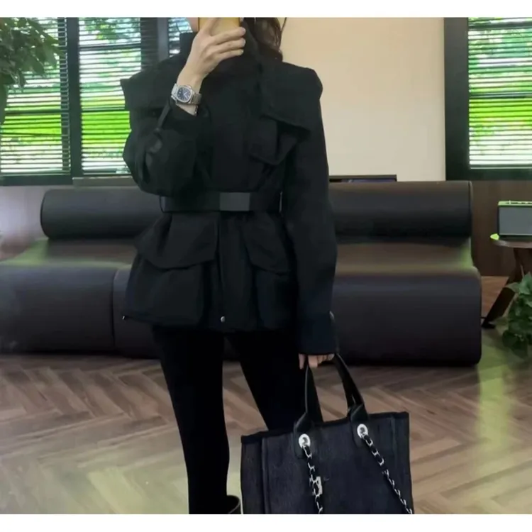 幂幂2025秋冬冲锋衣新款欧货外套连帽加绒收腰显瘦防风保暖外套潮