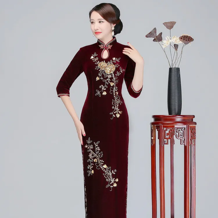 富贵花朵丝绒旗袍复古改良钉珠长款大码中老年走秀修身旗袍女
