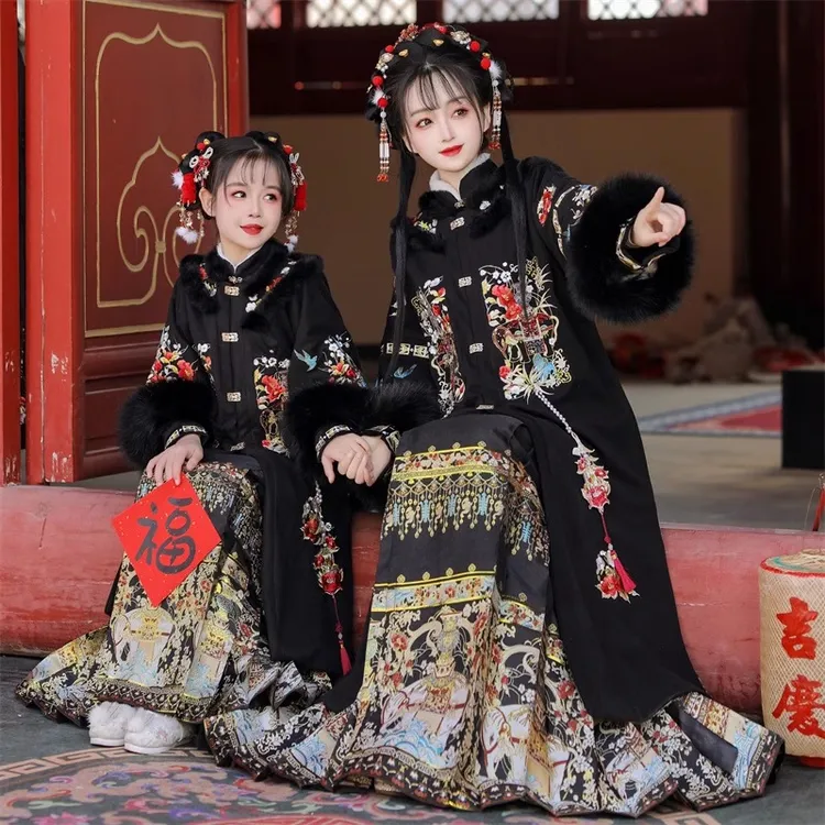 春书阁原创汉服女明制【太平有象】圆领披袄冬季新年战衣中式马面裙