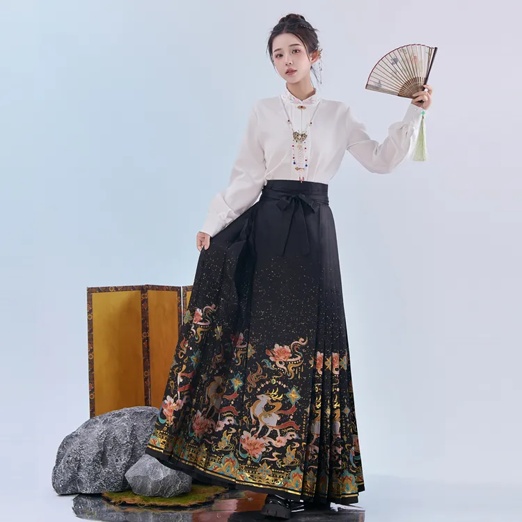 神鹿原创织金仿妆花马面裙夏秋薄款洒金工艺日常新中式国风长裙女