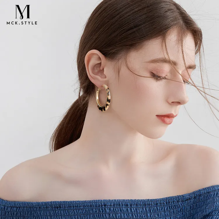 mck 合金耳饰 秋冬氛围感豹纹大耳圈女款港风耳环气质高级感耳饰