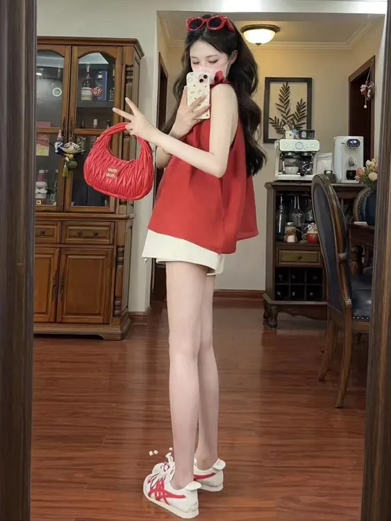 夏日多巴胺穿搭一整套冷淡风盐系韩剧时尚红色上衣短裤两件套装女