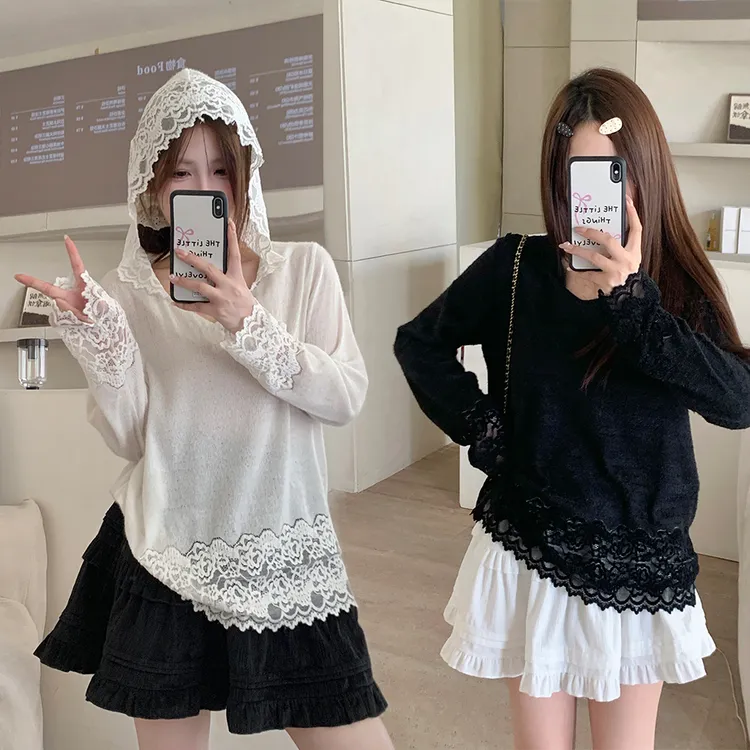 胖MM秋冬新款大码宽松显瘦遮肚子百搭纯欲钩花蕾丝拼接连帽针织衫