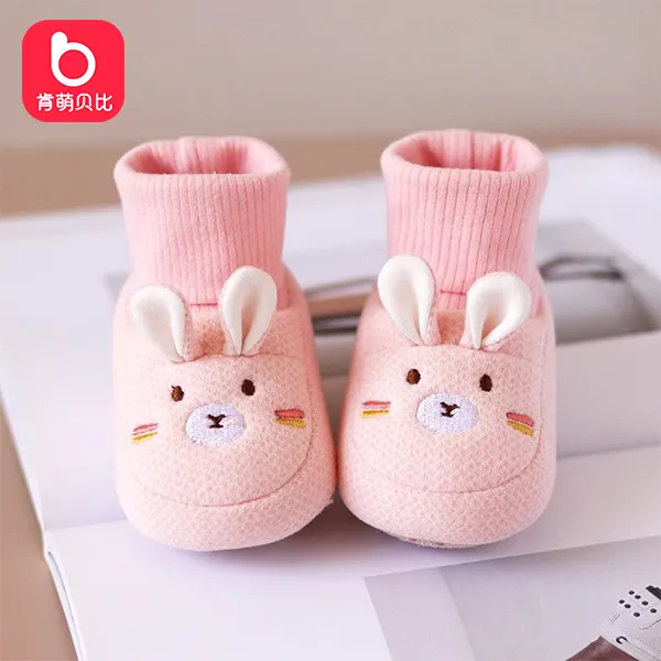 秋冬婴儿步前鞋鞋子0-1岁儿软底不鞋袜男女宝宝学步防滑护脚套春