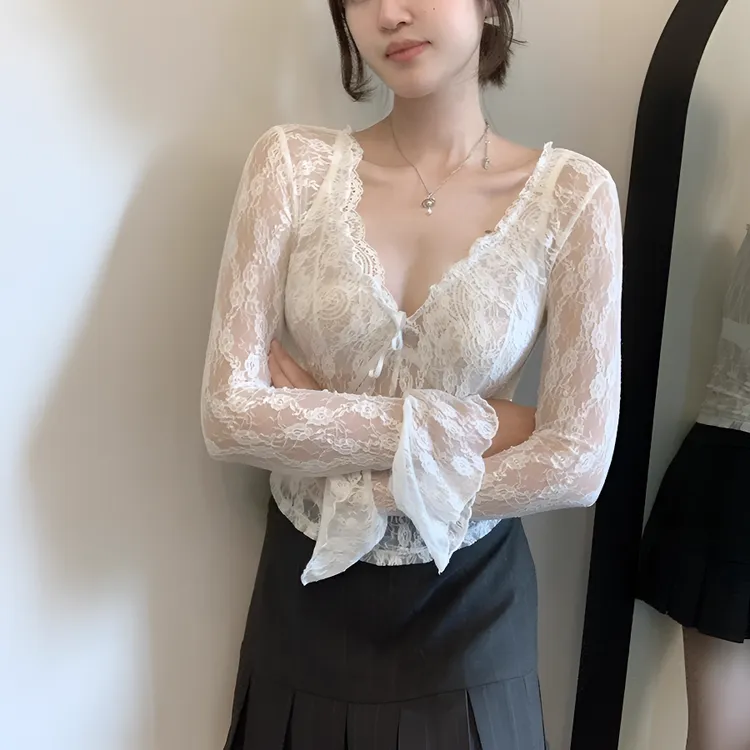 SIYU蕾丝v领气质长袖T恤女纯欲打底衫上衣