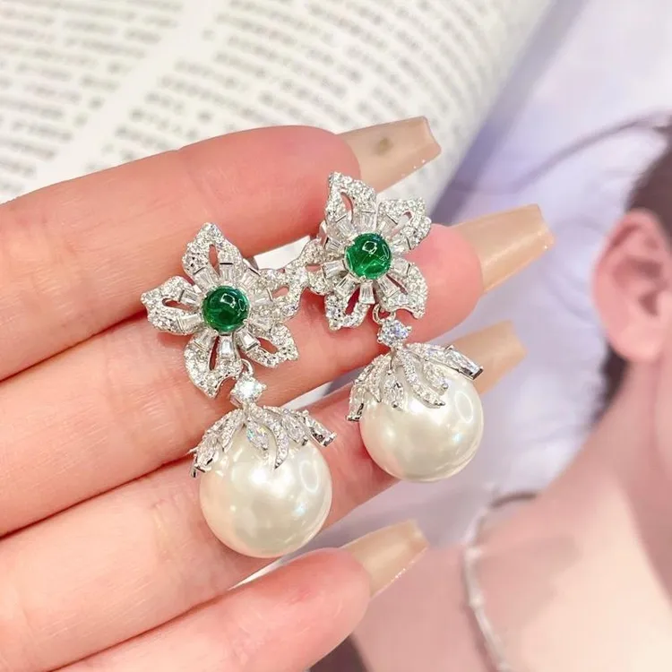 925银耳饰 精致新中式设计款时尚培育合成绿色贝珠耳坠.银镀金