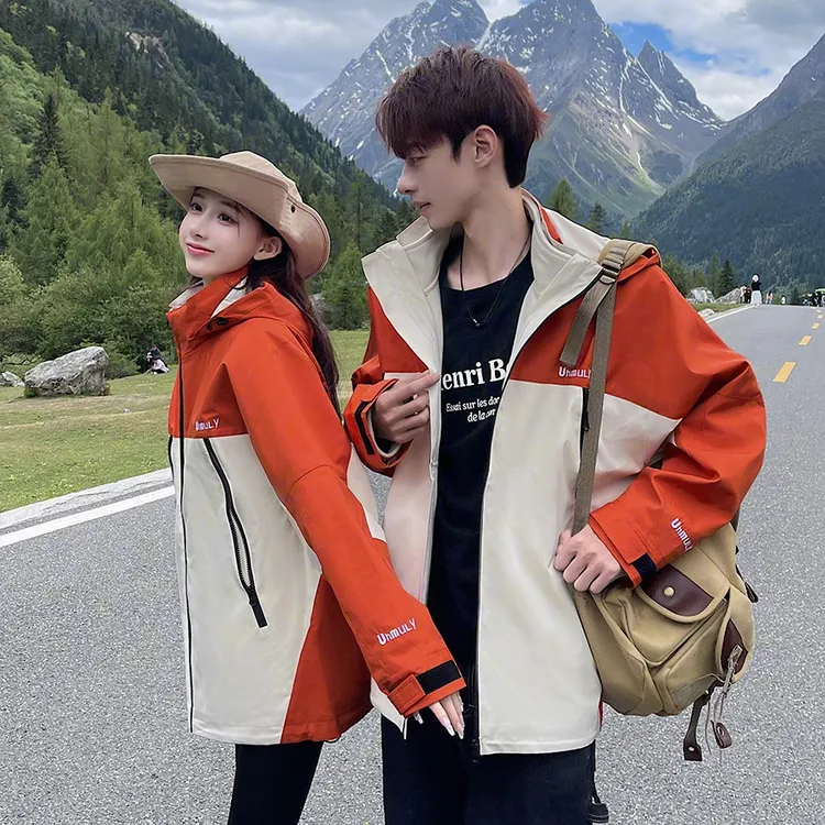 拼色冲锋衣女2024新款三合一外套男加绒旅游防水登山服情侣潮