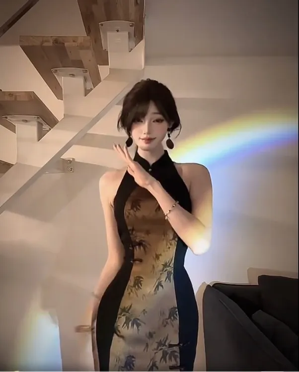 【薄荷雪糕】新中式复古改良旗袍无袖挂脖连衣裙女夏季收腰显瘦裙子