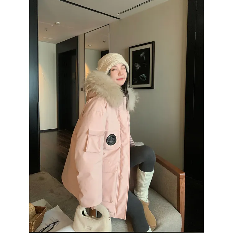 区区欧阳 封神'大鹅'人手一件 大貉子毛领石墨烯连帽羽绒服派克服