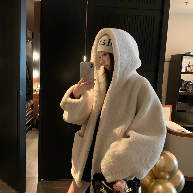 区区欧阳白色连帽环保女冬季加厚皮毛一体毛毛外套大衣宽松百搭