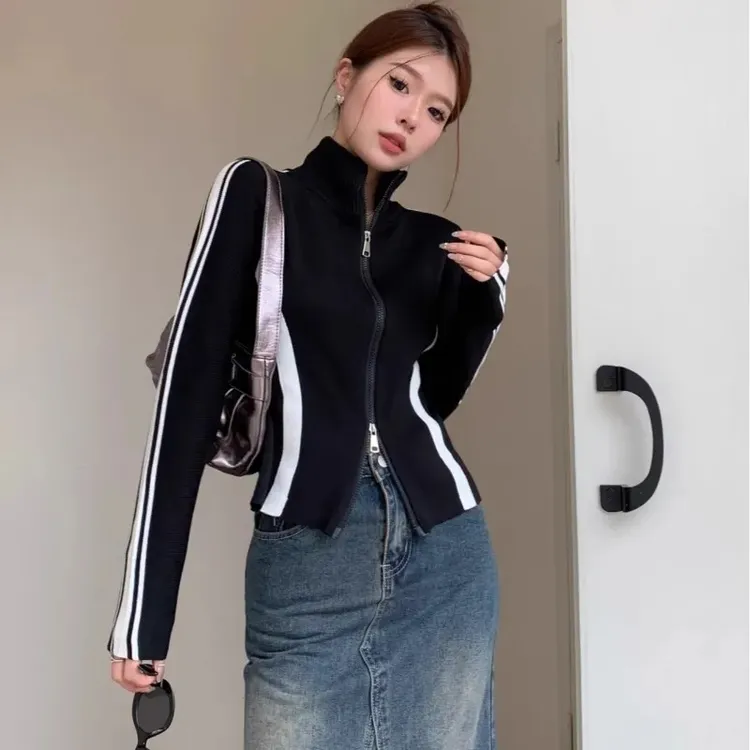 胖mm大码美式复古黑白拼色拉链开衫女秋冬设计感修身打底衫上衣服