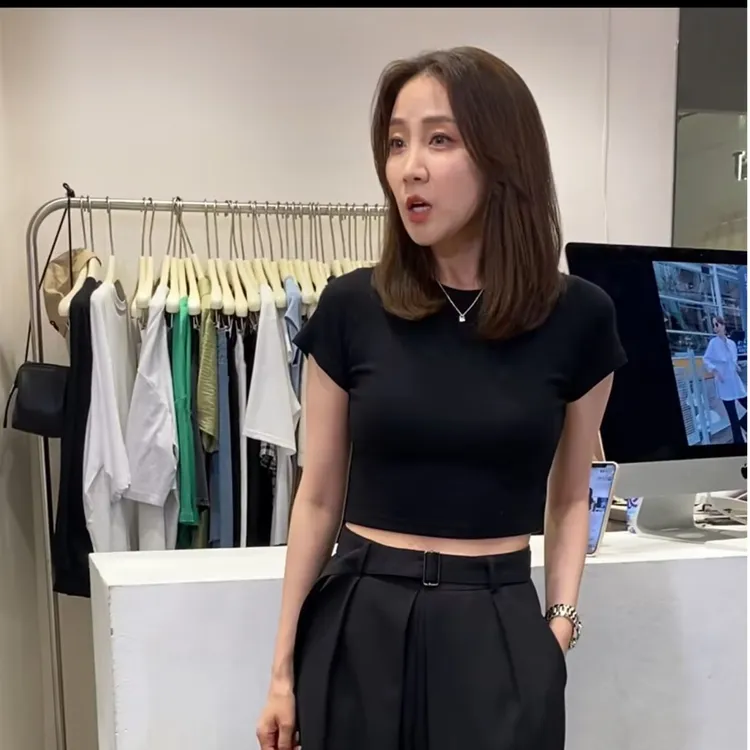 widelia夏季韩版小版型短袖T恤女百搭多色打底内搭上衣7668
