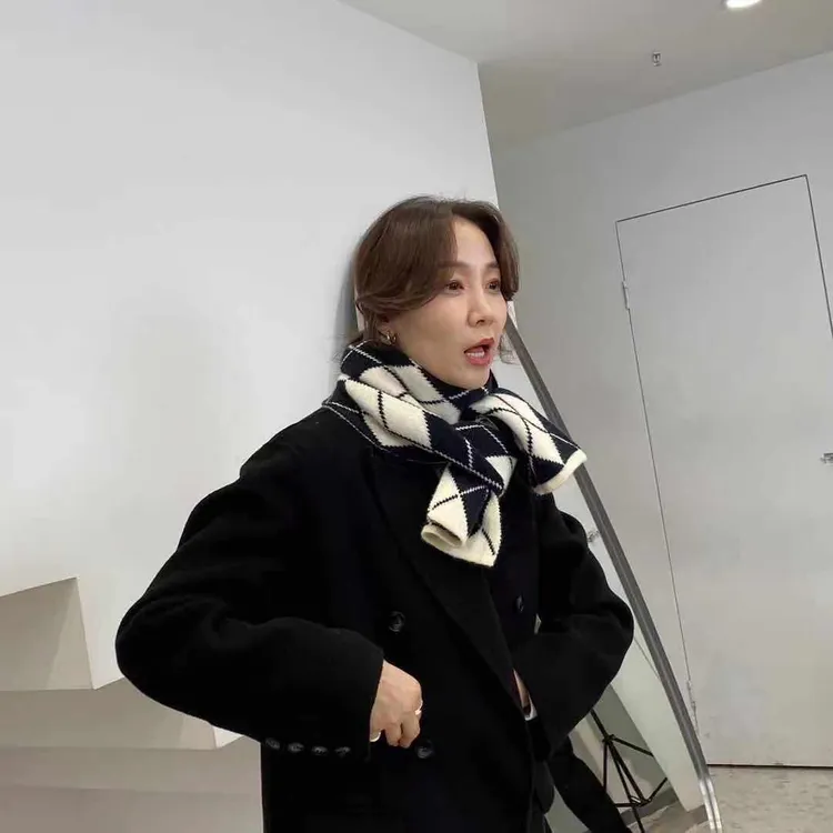 widelia百搭时尚黑白格围巾