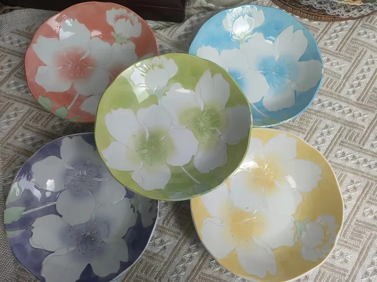 日式釉下彩陶瓷盘