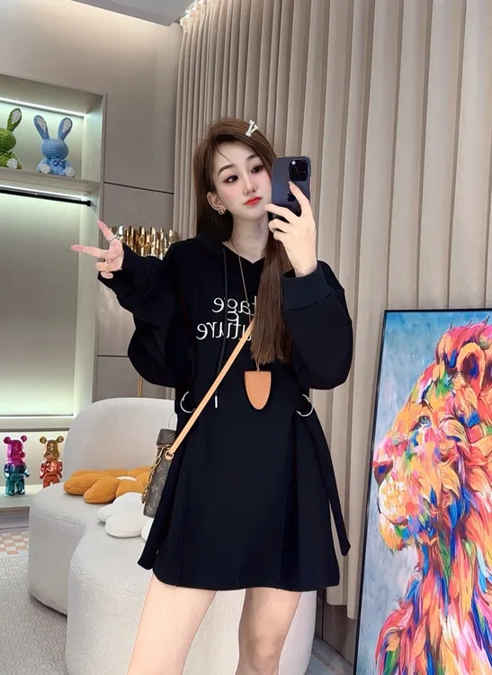 轻奢宽松显瘦休闲遮肉中长款卫衣裙