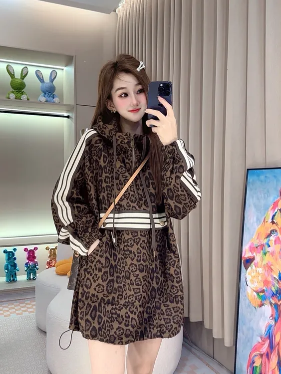 轻奢百搭卫衣上衣时尚休闲连帽宽松秋冬豹纹