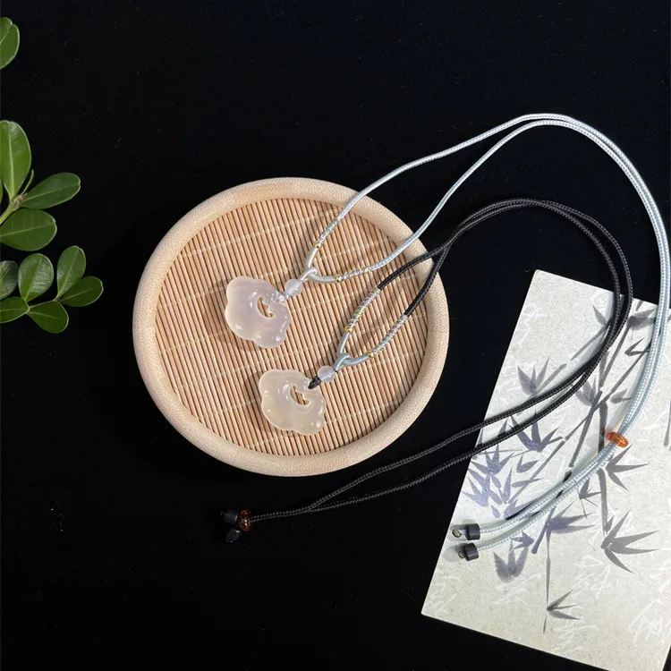 高冰种玛瑙玉髓祥云锁吊坠玛瑙镯芯料如意锁玉石项链多样性发货