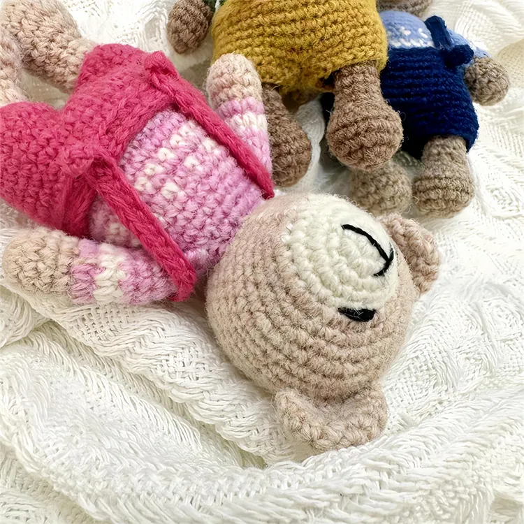 复古背带ins艺术小熊挂件羊毛线钩织手工挂件玩偶包包配饰钥匙扣