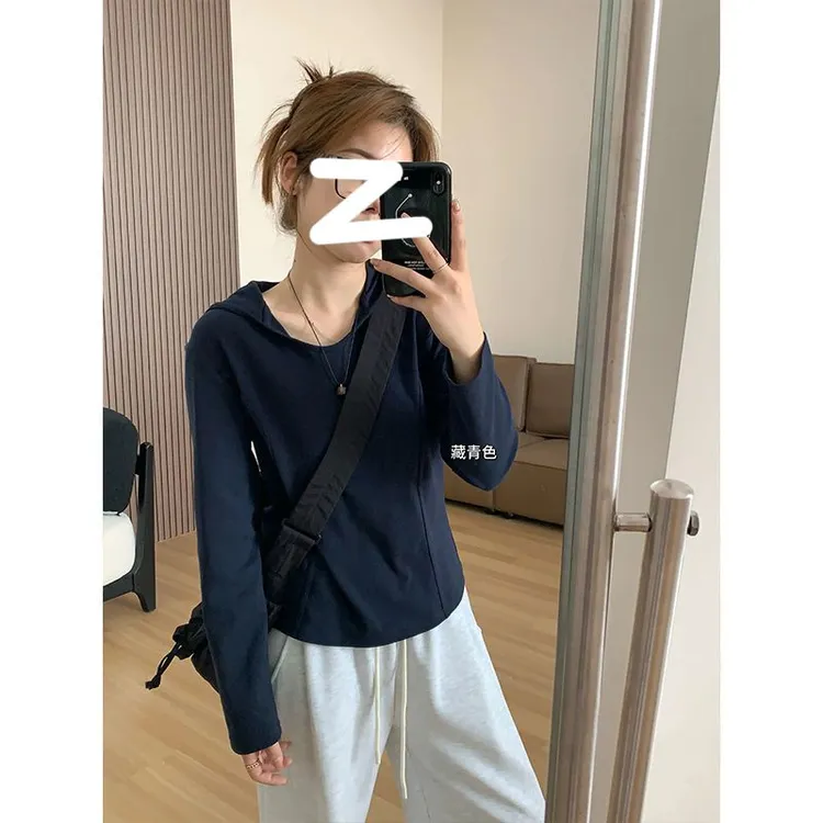 大码胖mm200斤小众简约纯色小V领连帽遮肉长袖t恤女秋百搭ins上衣