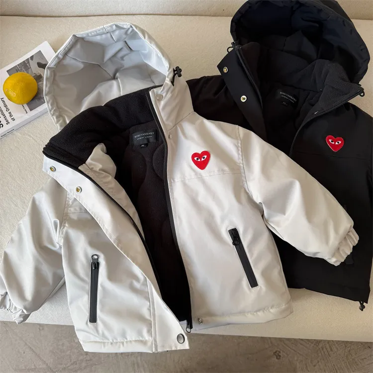 儿童棉衣2024冬季新品男女童装爱心连帽棉衣宝宝加绒冲锋衣潮