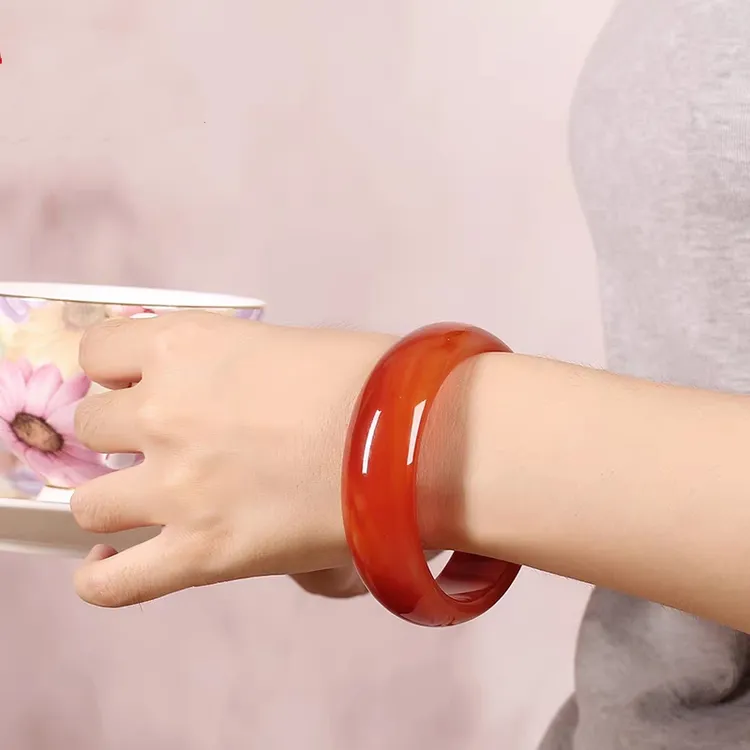 宛百福天然保真红玛瑙手镯加宽加厚玉髓红色轮胎镯多样性随机发货