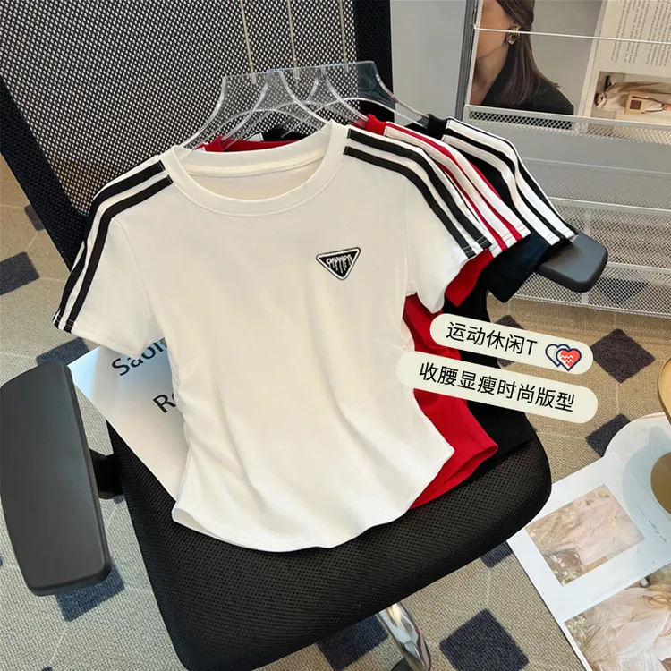 三条杠短袖女T恤2025夏季新款美式复古褶皱收腰辣妹短款正肩上衣