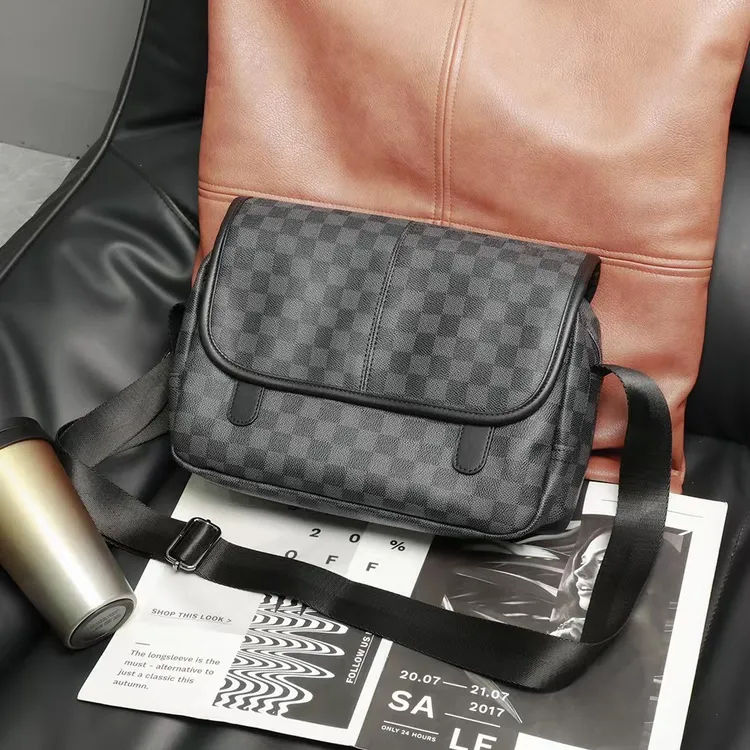 真皮耐磨格子手提包专用通勤休闲盖式单肩背包潮流商务邮差斜挎包