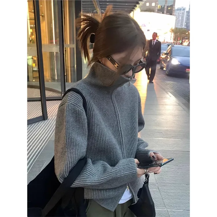 韩系穿搭早秋灰色拉链高领针织开衫女春秋慵懒风翻领短款毛衣外套