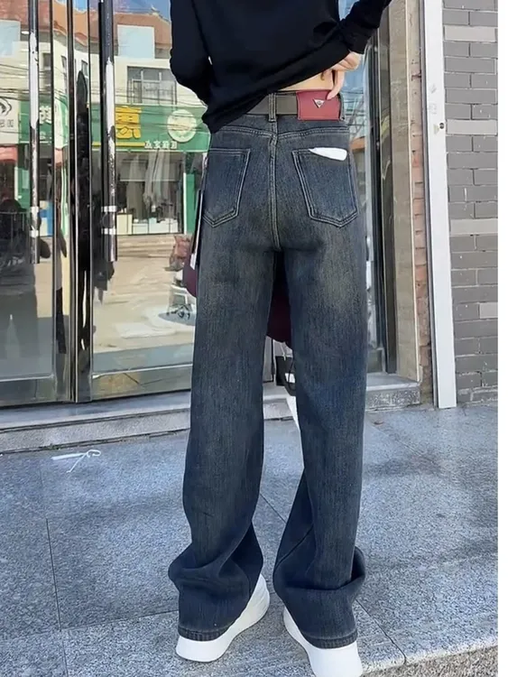 加绒加厚窄版阔腿牛仔裤女冬季新款梨形身材弯刀裤大码弹力直筒裤