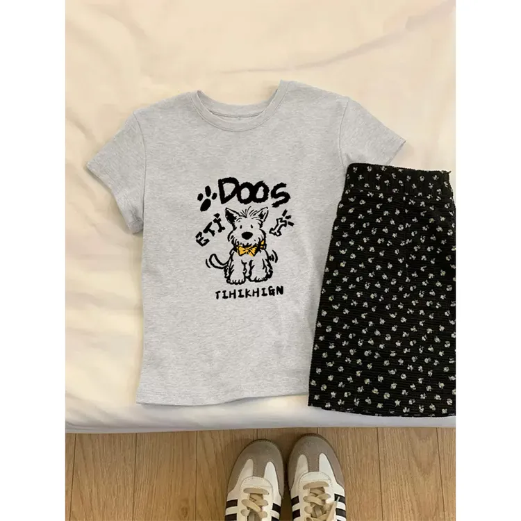 正肩小狗印花短袖T恤女2025夏季新款修身显瘦小个子洋气百搭上衣 