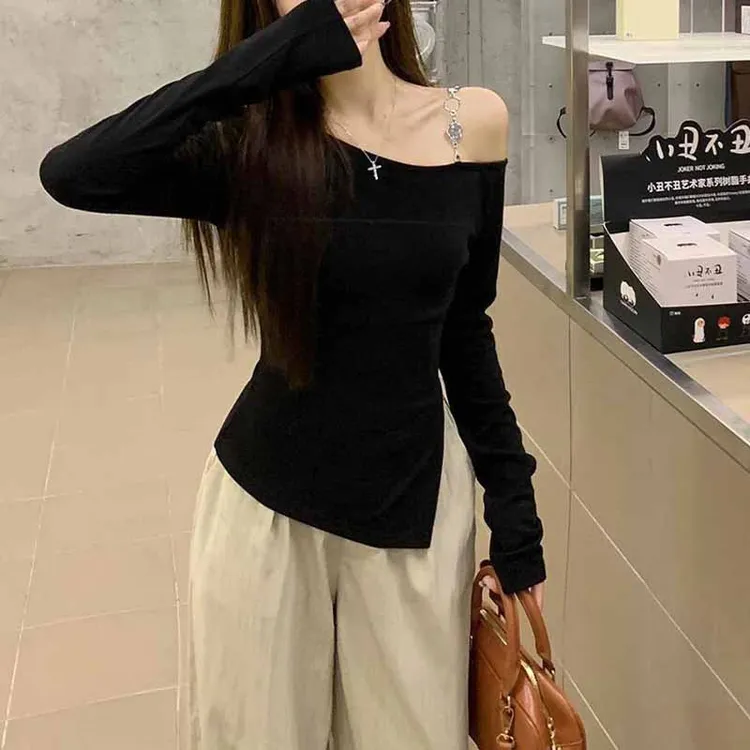 韩系设计感不规则露肩长袖修身T恤女早秋气质显瘦开叉一字肩上衣