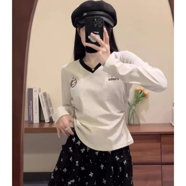 chic早秋上衣凯蒂猫印花立体发泡字母长袖T恤女韩系撞色V领上衣服
