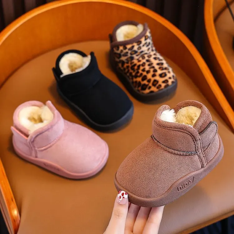 儿童雪地靴冬季加绒加厚保暖防滑软底小童宝宝棉鞋短靴