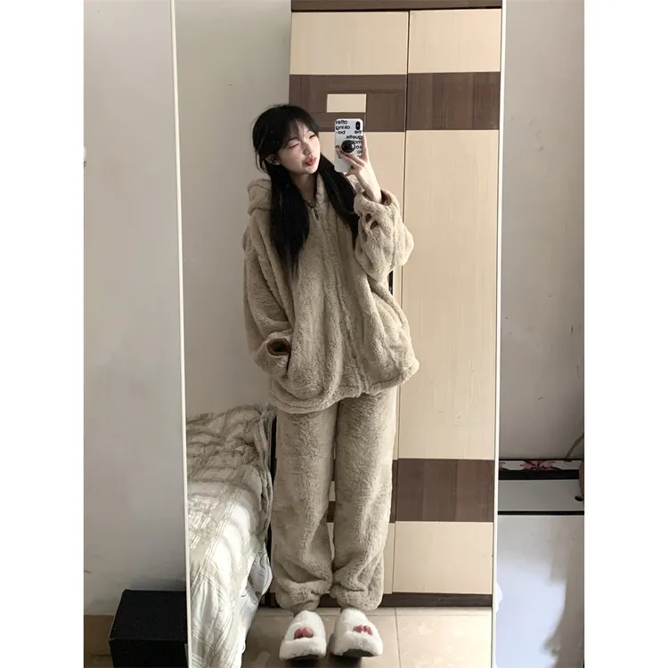 可爱小熊连帽珊瑚绒长袖女冬季新款加绒加厚毛绒家居服套装可外穿