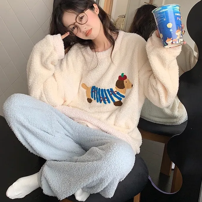 秋冬季珊瑚绒可爱卡通小狗睡衣女套装休闲加绒保暖家居服可外穿