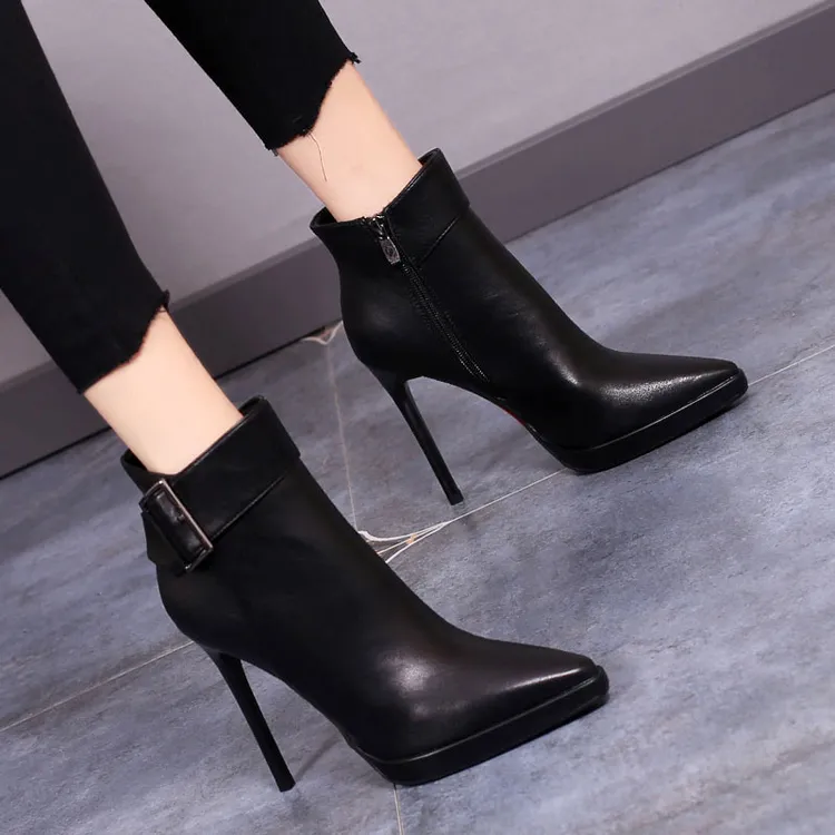 瘦瘦靴2025秋冬款流行女鞋韩版网红爆款短靴细跟尖头防水台高跟鞋
