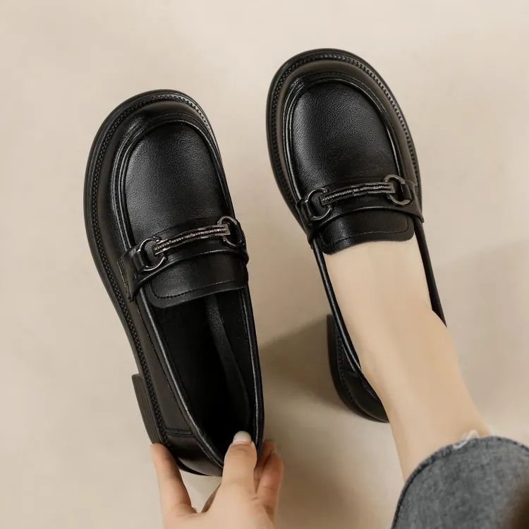 真皮乐福鞋女新款平底英伦风小皮鞋单鞋金属平跟工作鞋不累脚