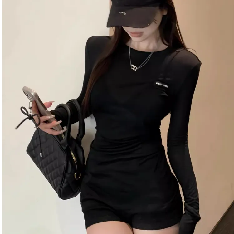 正肩女T  秋季新款慵懒宽松面膜打底T恤性感辣妹长袖上衣春秋女