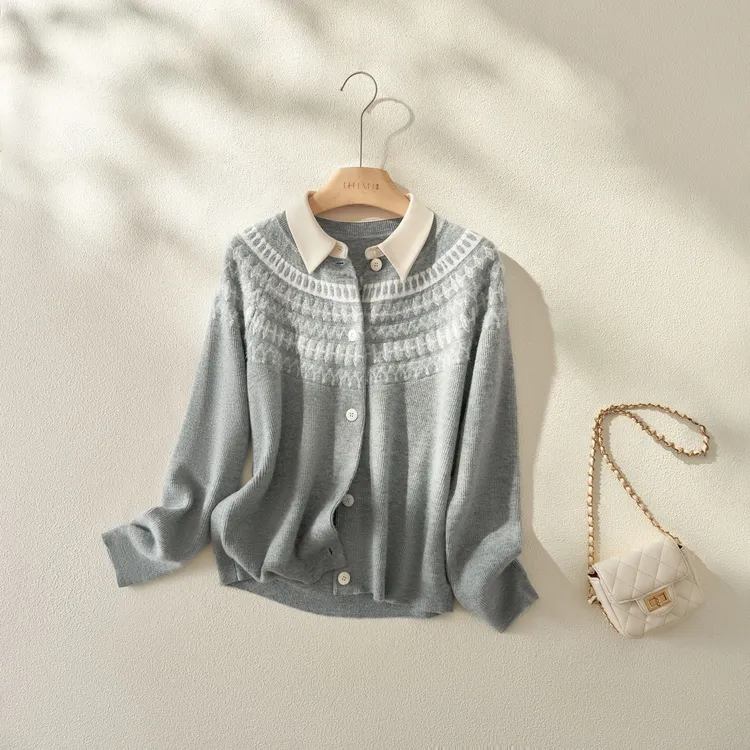 亦白【仪式感】2025冬新款女装休闲时尚翻领韩版百搭长袖毛衫上衣