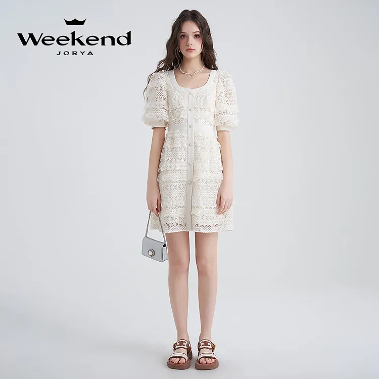 卓雅周末泡泡袖纽扣宫廷风蕾丝连衣裙EJWEBD12