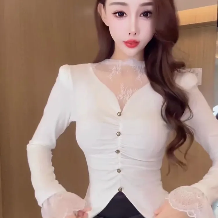 秋冬蕾丝拼接半高领打底T恤微性感风时尚气质显瘦修身高级感小众