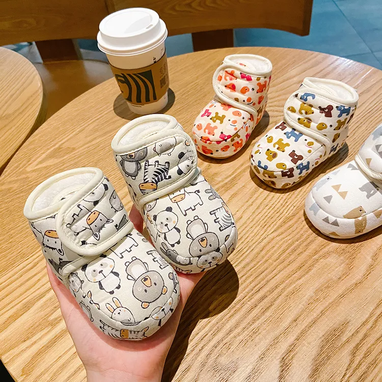 婴幼儿秋冬季加绒棉鞋软底学步鞋6-12个月保暖鞋子新生儿不掉宝宝