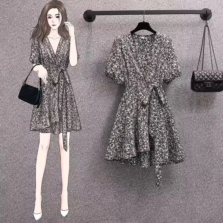 一片式高级感碎花连衣裙女夏季2025新款时尚系带收腰显瘦裙子