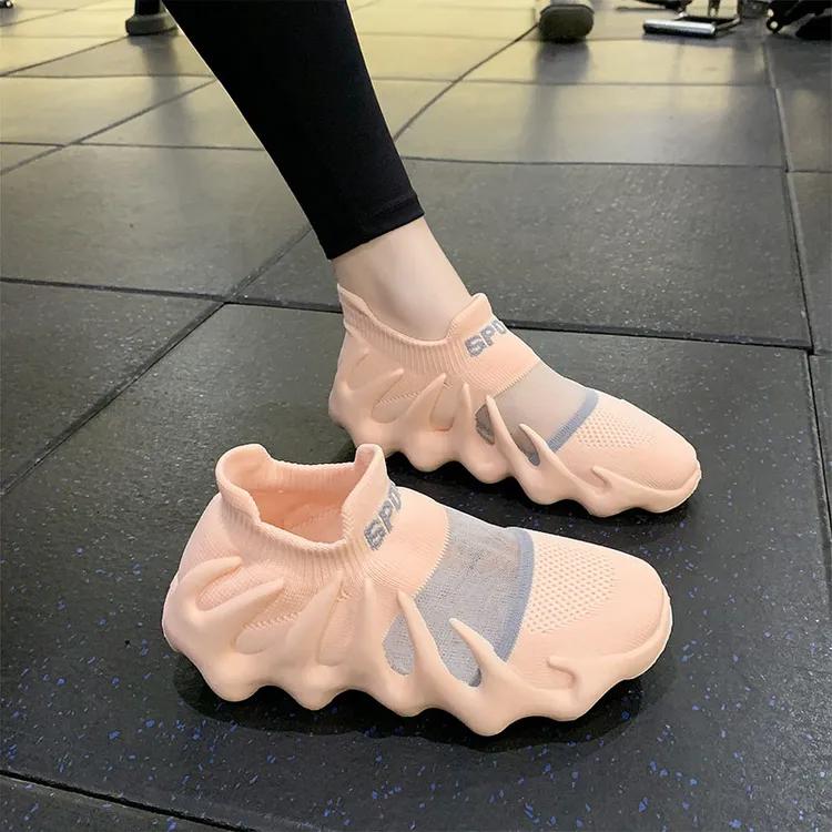 训练健身鞋女跳绳厚底跑步机鞋瑜伽室内专用软底轻便减震运动鞋女