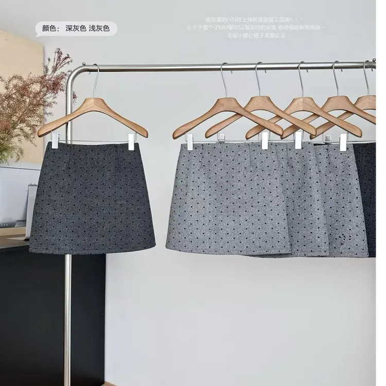 韩系爱心波点高腰a字半身裙秋冬2025新款时尚气质百搭包臀短裙女