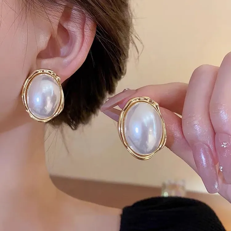 铜合金仿珍珠耳饰 复古小香风气质珍珠耳钉优雅轻奢高级感商品图