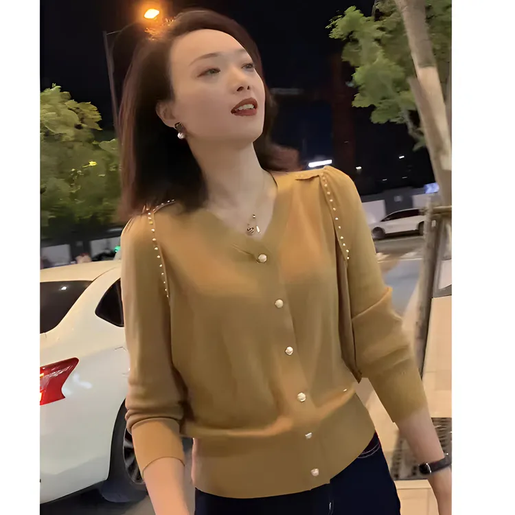 2025春秋钉珠V领针织衫女款高级感上衣宽松显瘦气质毛衣时尚洋气